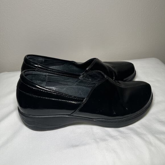 Dansko Professional Patent Leather Clogs Size 39 Black Slip On US Size 8.5 EUC - Picture 1 of 13